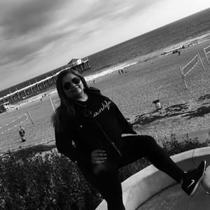 Meet your Posher, Roxy